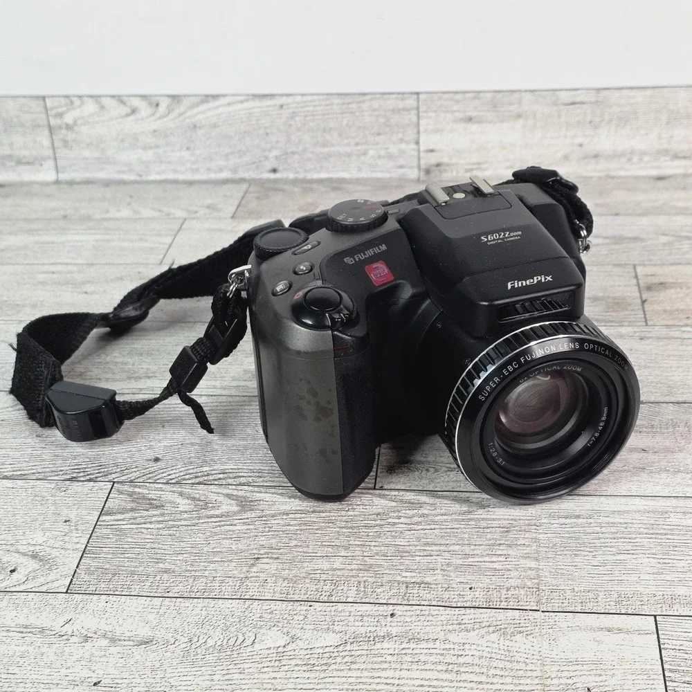 Fujifilm Finepix S602 Zoom 3.1MP Digital Bridge Camera 6x Optical Zoom Tested